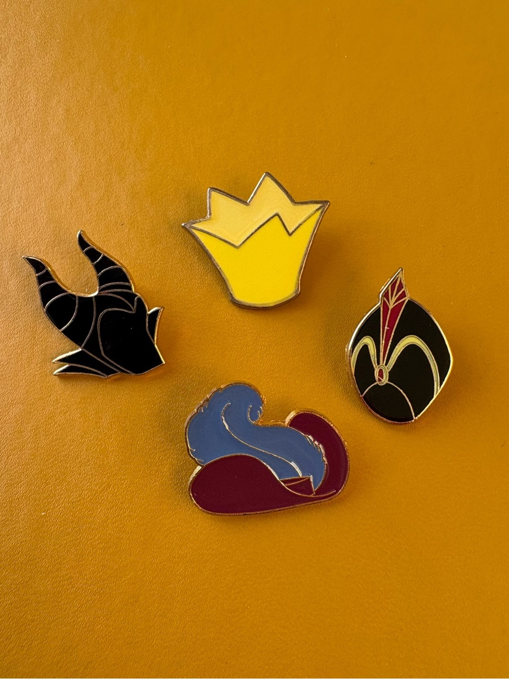 Disney Enamel Villain Icons Hats Pin Set —